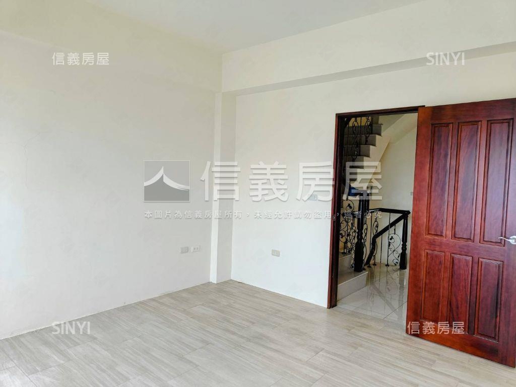 龍橋街全新未住店面房屋室內格局與周邊環境