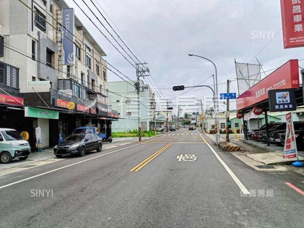 龍橋街全新未住店面房屋室內格局與周邊環境