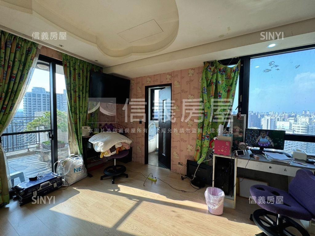 富宇三房雙平車房屋室內格局與周邊環境