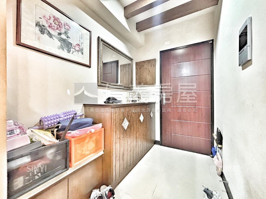 台北灣面中庭三房房屋室內格局與周邊環境