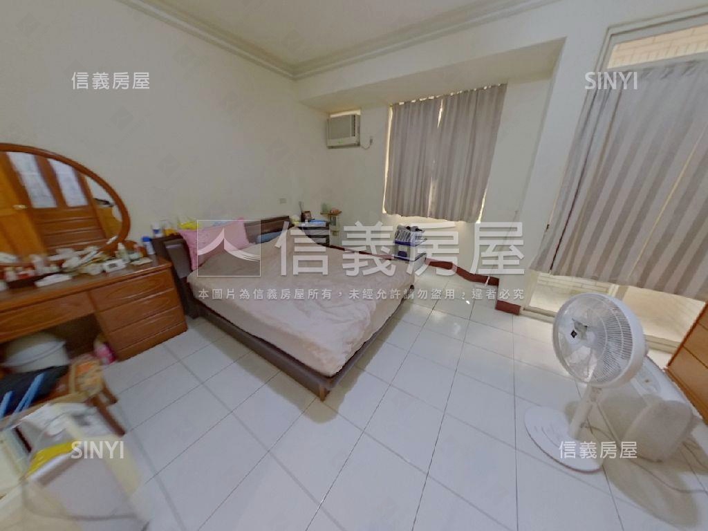 縣政十九街清雅透天房屋室內格局與周邊環境