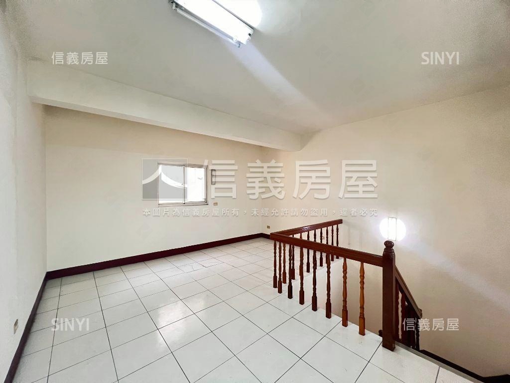 縣政十九街聚寶盆透天房屋室內格局與周邊環境