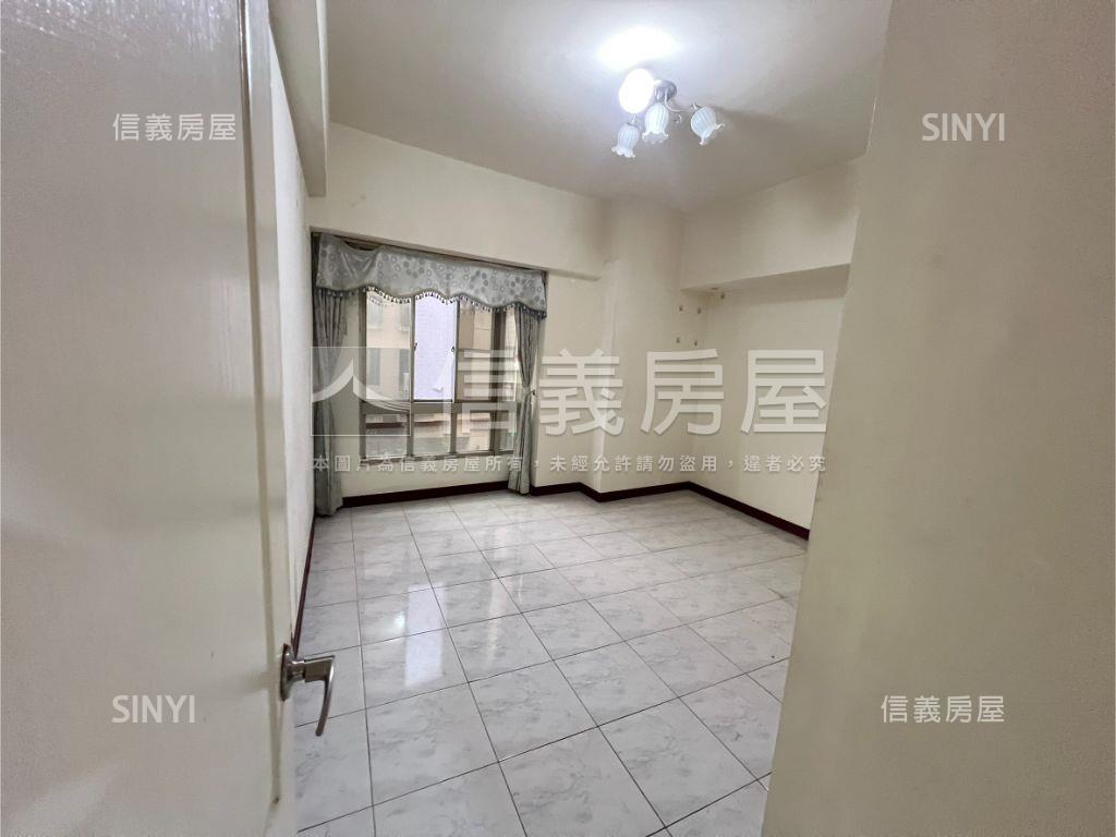 賺錢大面寬店住合一房屋室內格局與周邊環境