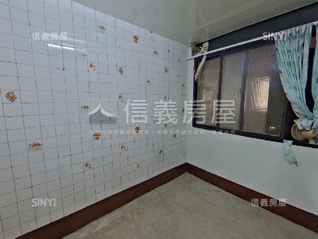 ★新店捷運旁後街透天房屋室內格局與周邊環境