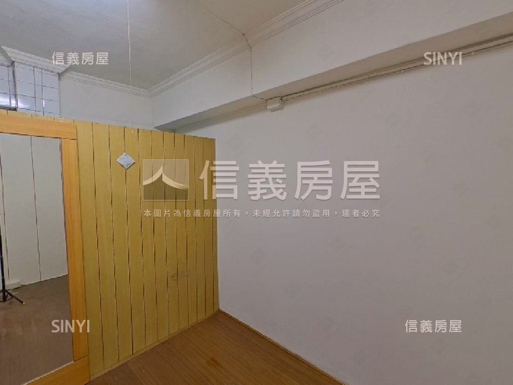★新店捷運旁後街透天房屋室內格局與周邊環境