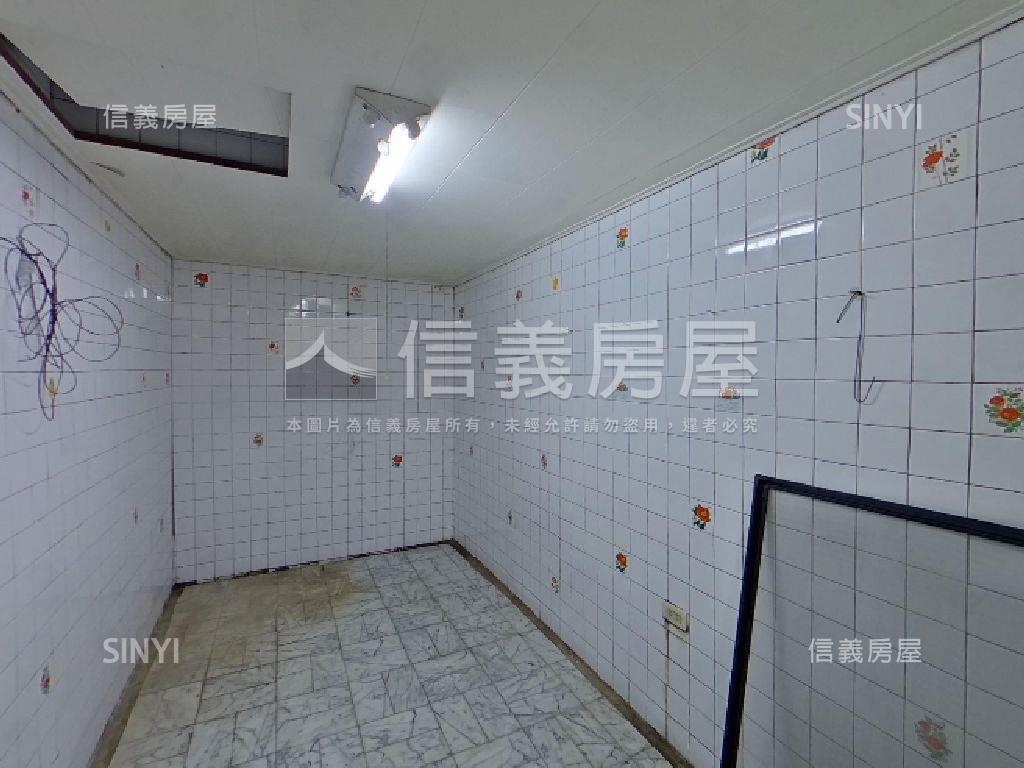 ★新店捷運旁後街透天房屋室內格局與周邊環境