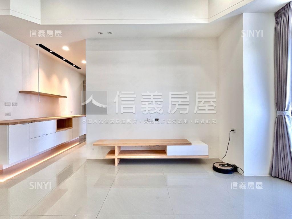 多城Ｈ＆Ｍ輕奢三房雙平車房屋室內格局與周邊環境