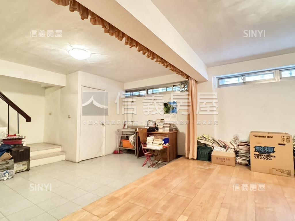 雙敦靜巷一樓庭院好停車房屋室內格局與周邊環境