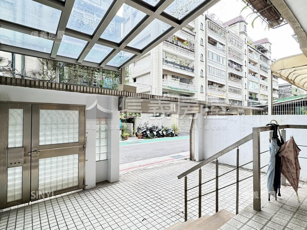 雙敦靜巷一樓庭院好停車房屋室內格局與周邊環境
