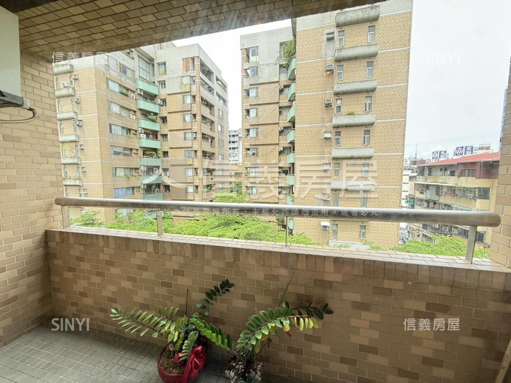 西區名宅！綠大地四房平車房屋室內格局與周邊環境