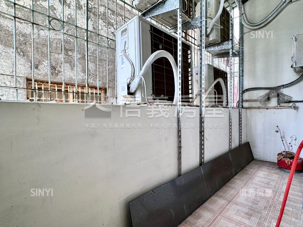 楠梓車站熱鬧透店房屋室內格局與周邊環境