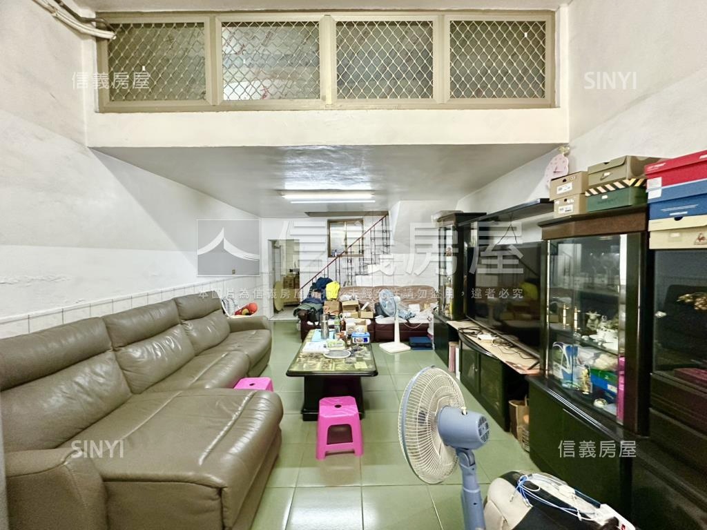 近後驛捷運正街騎樓透天房屋室內格局與周邊環境