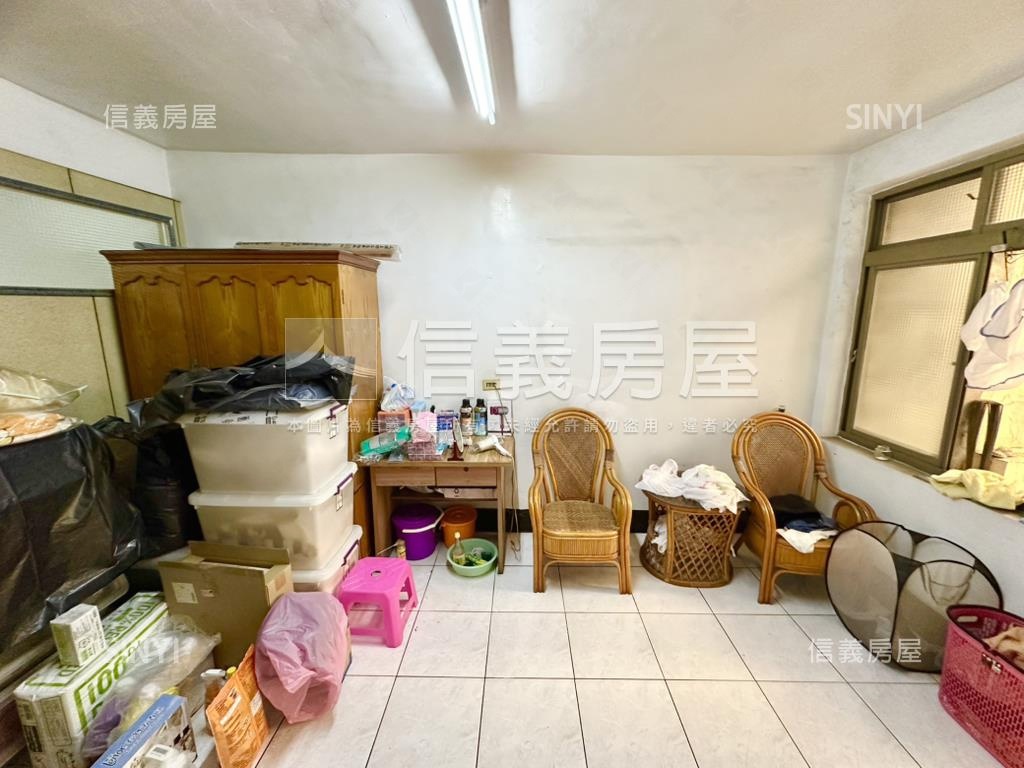 近後驛捷運正街騎樓透天房屋室內格局與周邊環境
