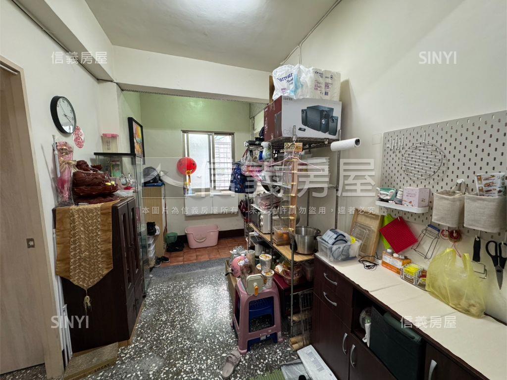 自強街低總頂呱呱房屋室內格局與周邊環境