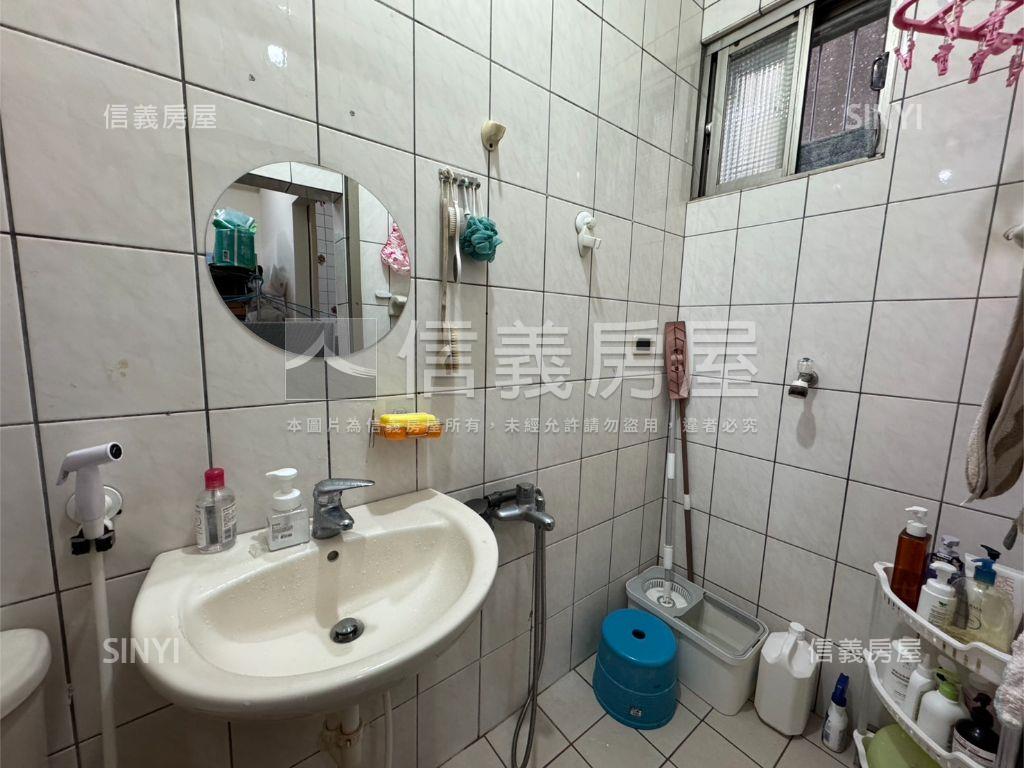 自強街低總頂呱呱房屋室內格局與周邊環境