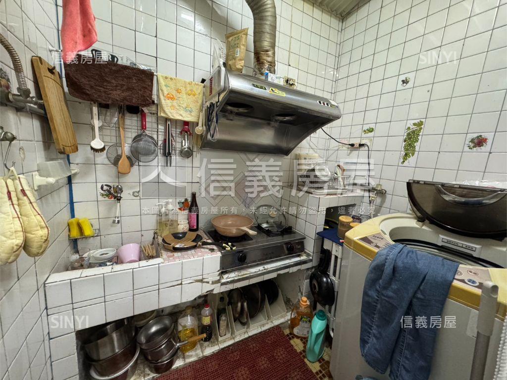 自強街低總頂呱呱房屋室內格局與周邊環境