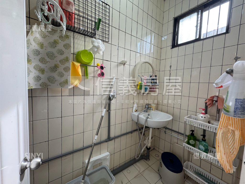 自強街低總頂呱呱房屋室內格局與周邊環境