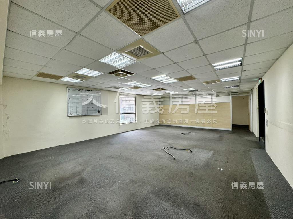 近雙子星中華路商四透天房屋室內格局與周邊環境