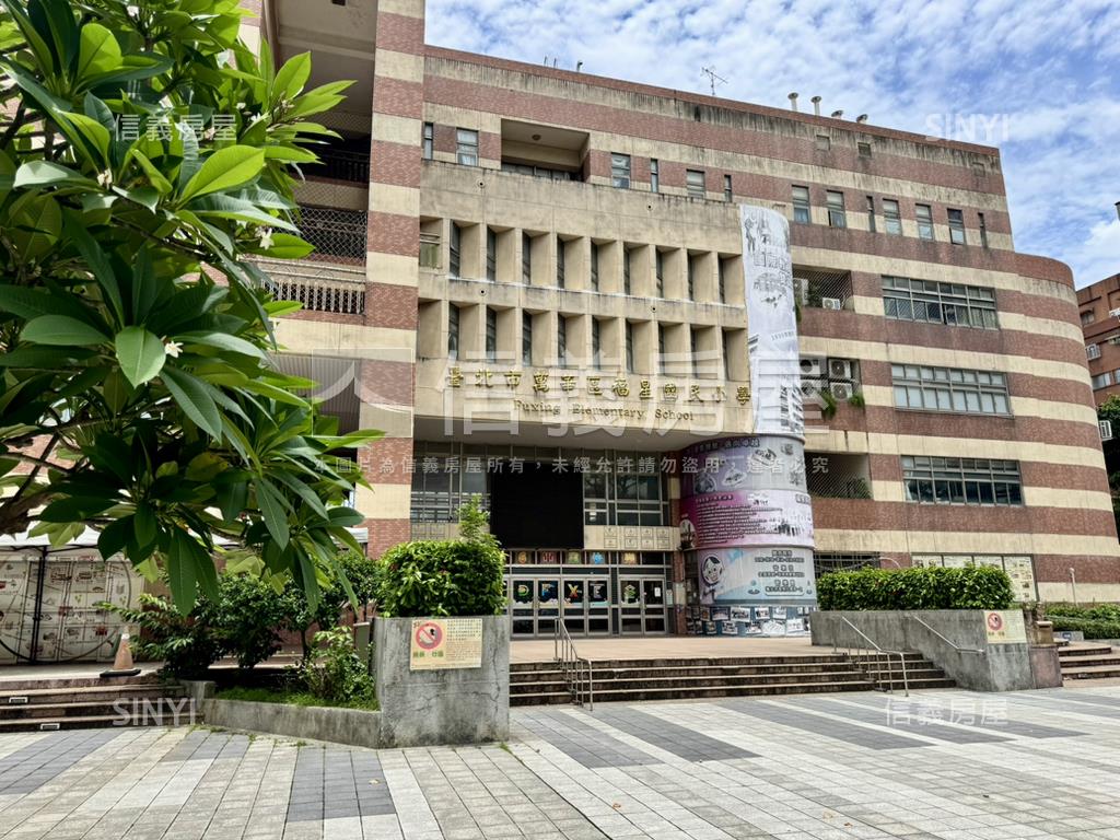 近雙子星中華路商四透天房屋室內格局與周邊環境