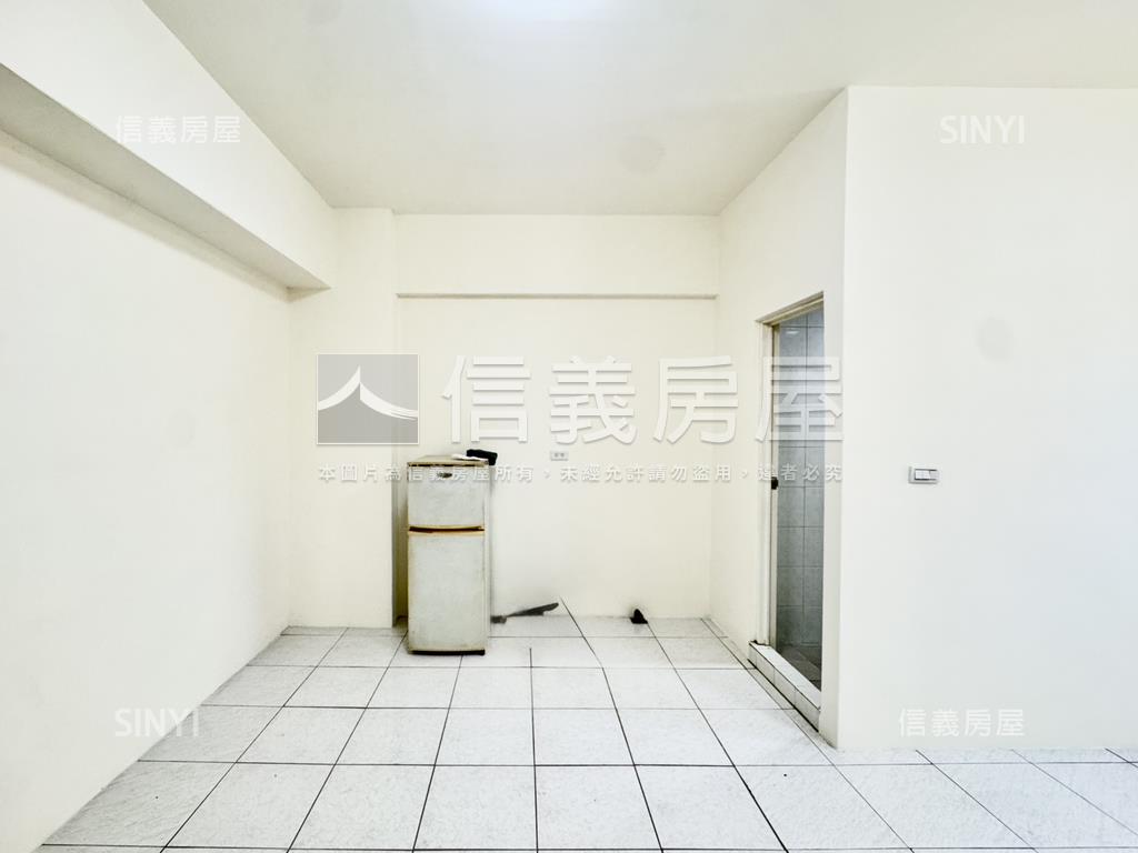 近捷運有陽台看公園小套房房屋室內格局與周邊環境