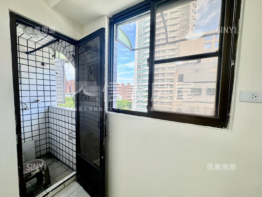 近捷運有陽台看公園小套房房屋室內格局與周邊環境