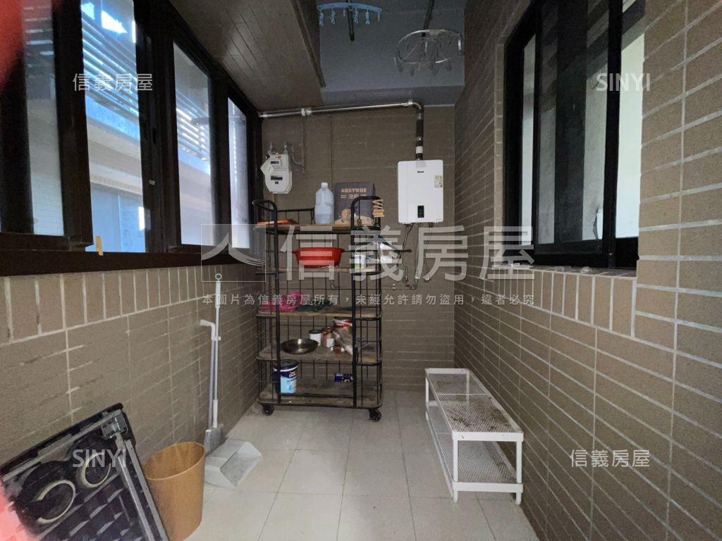 寶筑君品３房平面車位房屋室內格局與周邊環境