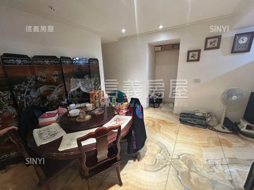專任誠意出售華廈四房車位房屋室內格局與周邊環境