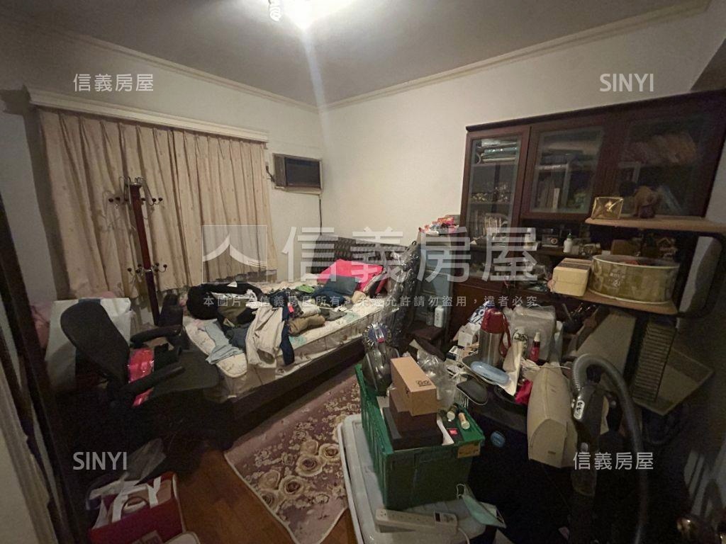 專任誠意出售華廈四房車位房屋室內格局與周邊環境