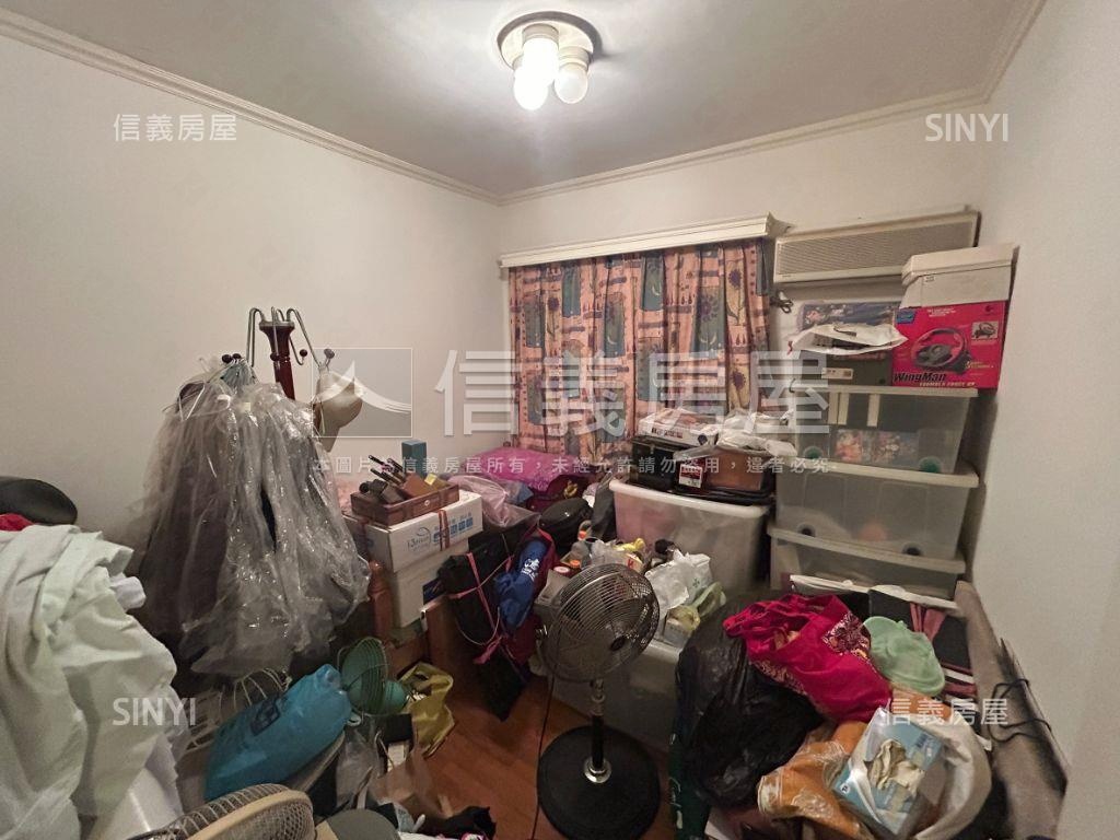 專任誠意出售華廈四房車位房屋室內格局與周邊環境
