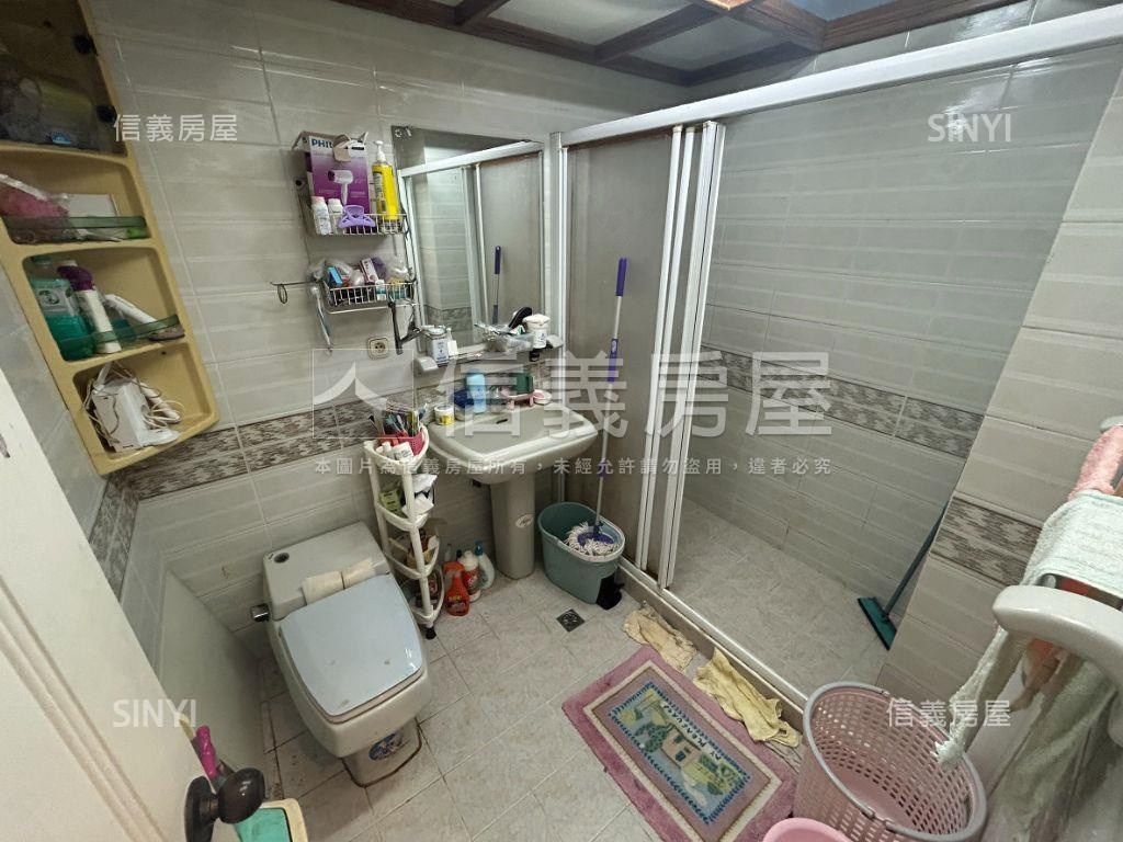 專任誠意出售華廈四房車位房屋室內格局與周邊環境