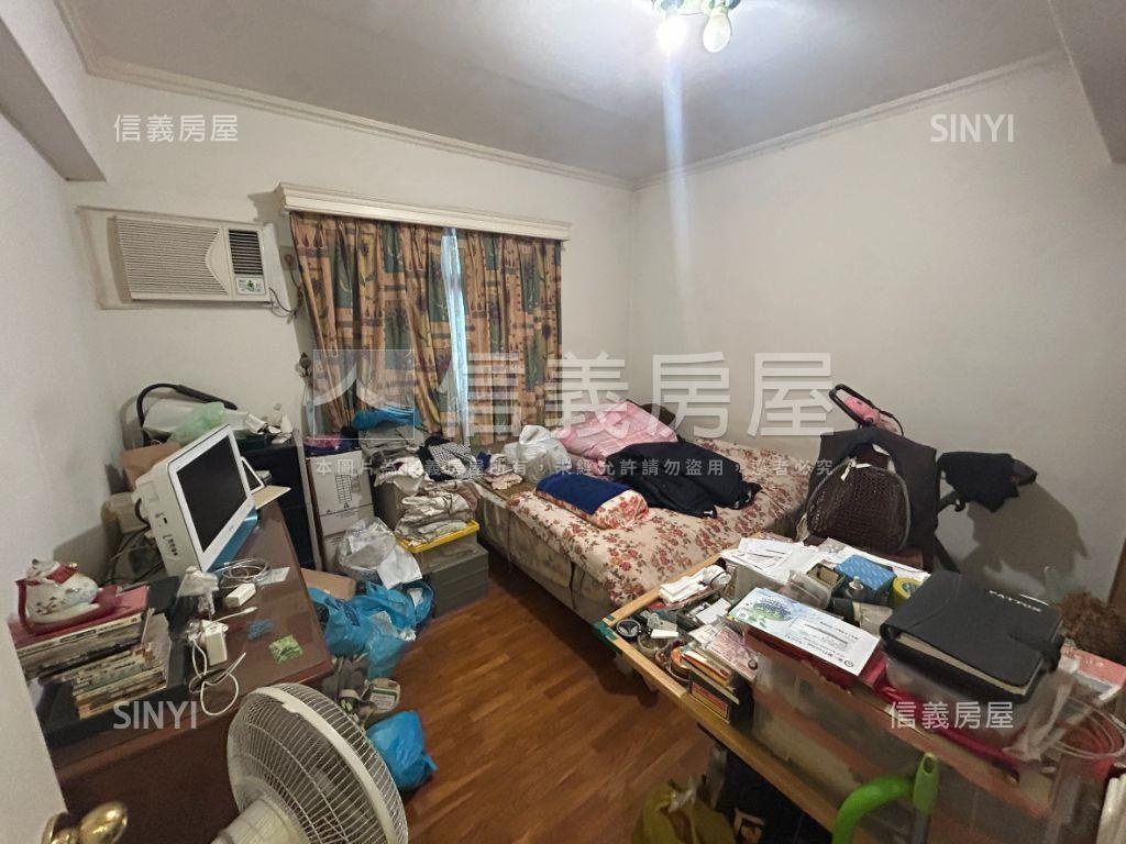 專任誠意出售華廈四房車位房屋室內格局與周邊環境