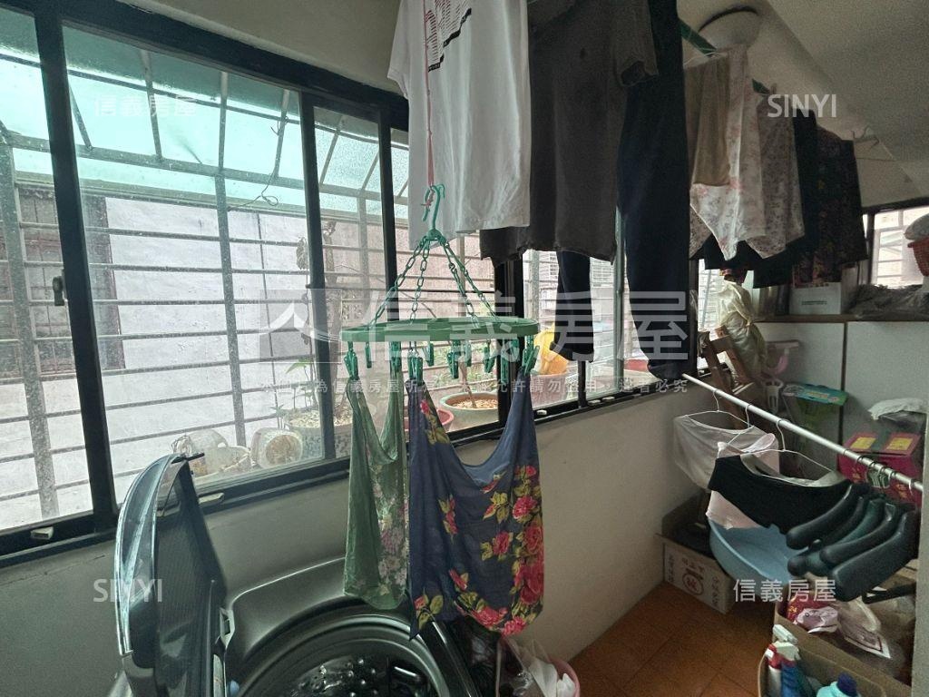專任誠意出售華廈四房車位房屋室內格局與周邊環境