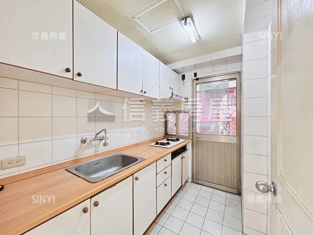 中正路舒適兩房房屋室內格局與周邊環境