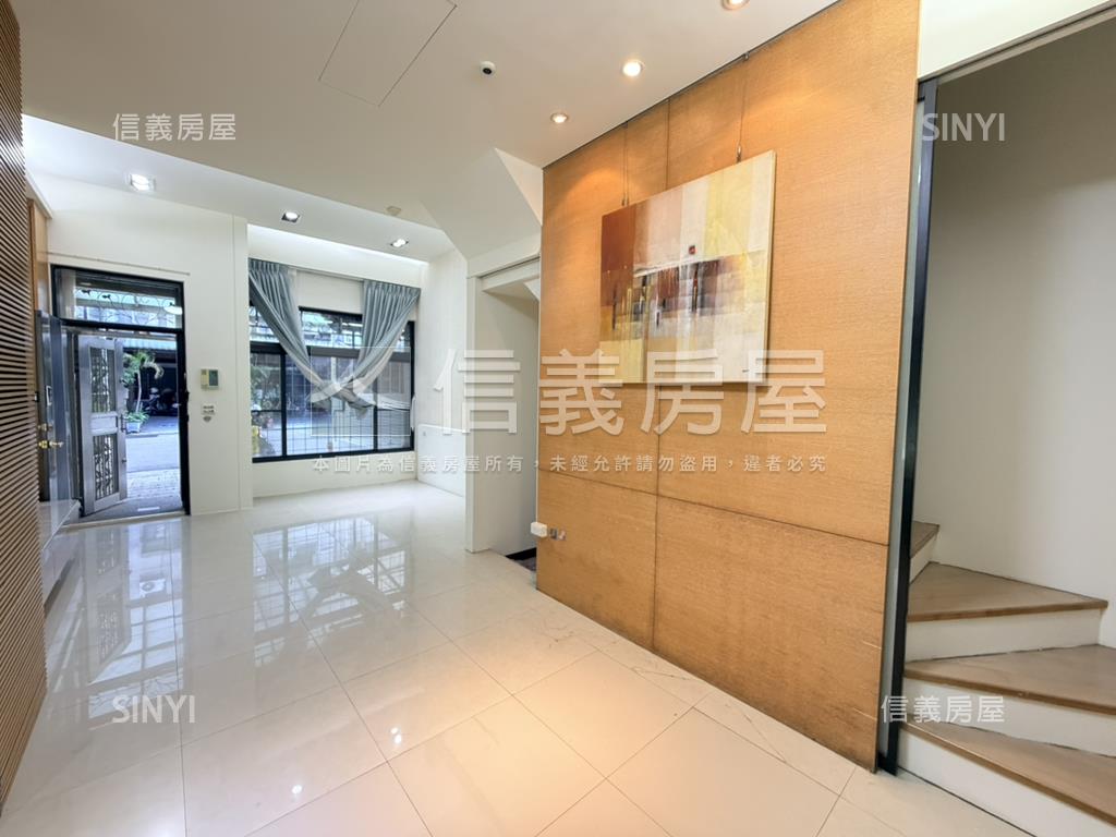 近機捷臨路前院別墅房屋室內格局與周邊環境