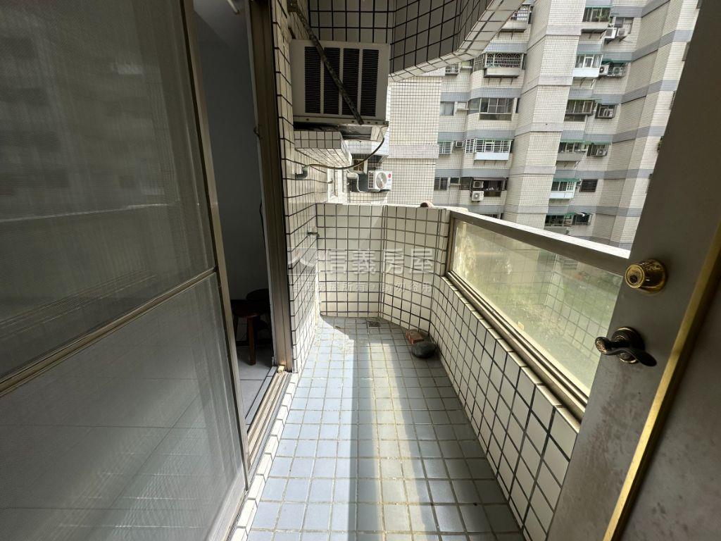 復國商圈採光３房有大露台房屋室內格局與周邊環境