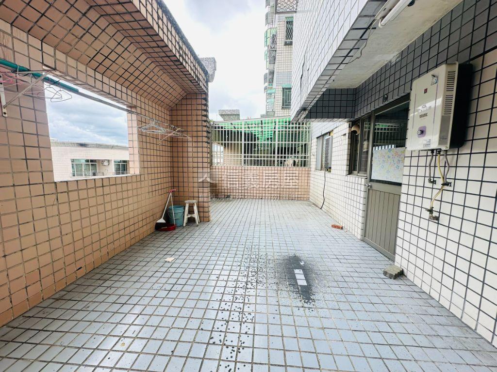 復國商圈採光３房有大露台房屋室內格局與周邊環境