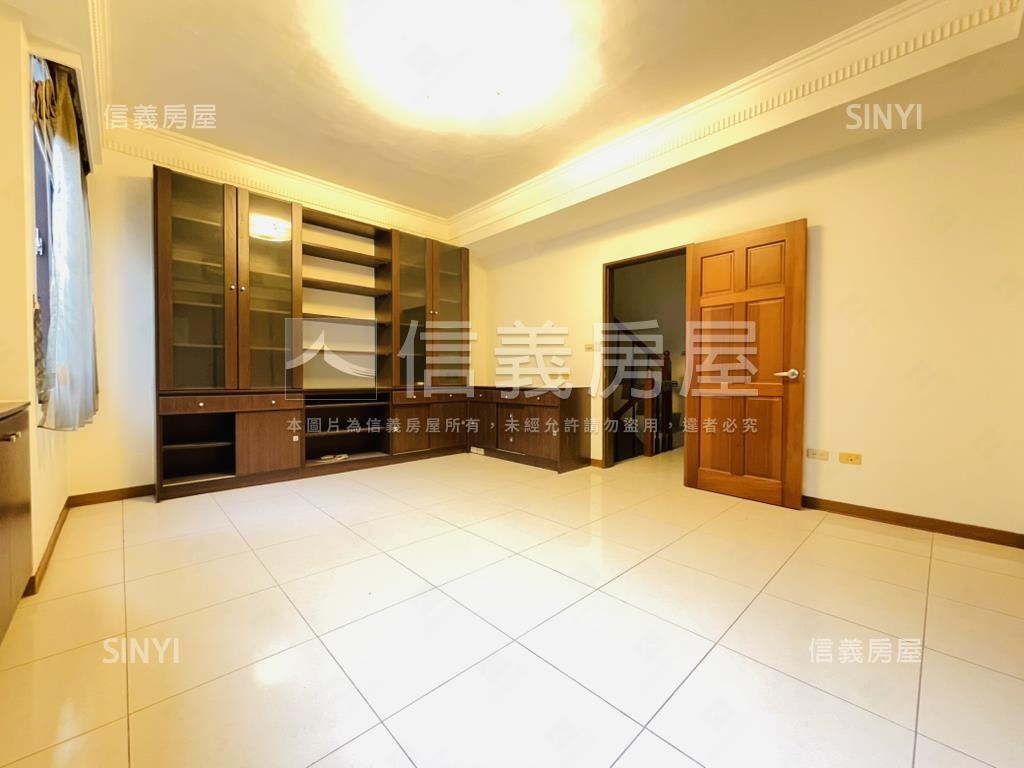 中醫商圈城心別墅專任釋出房屋室內格局與周邊環境