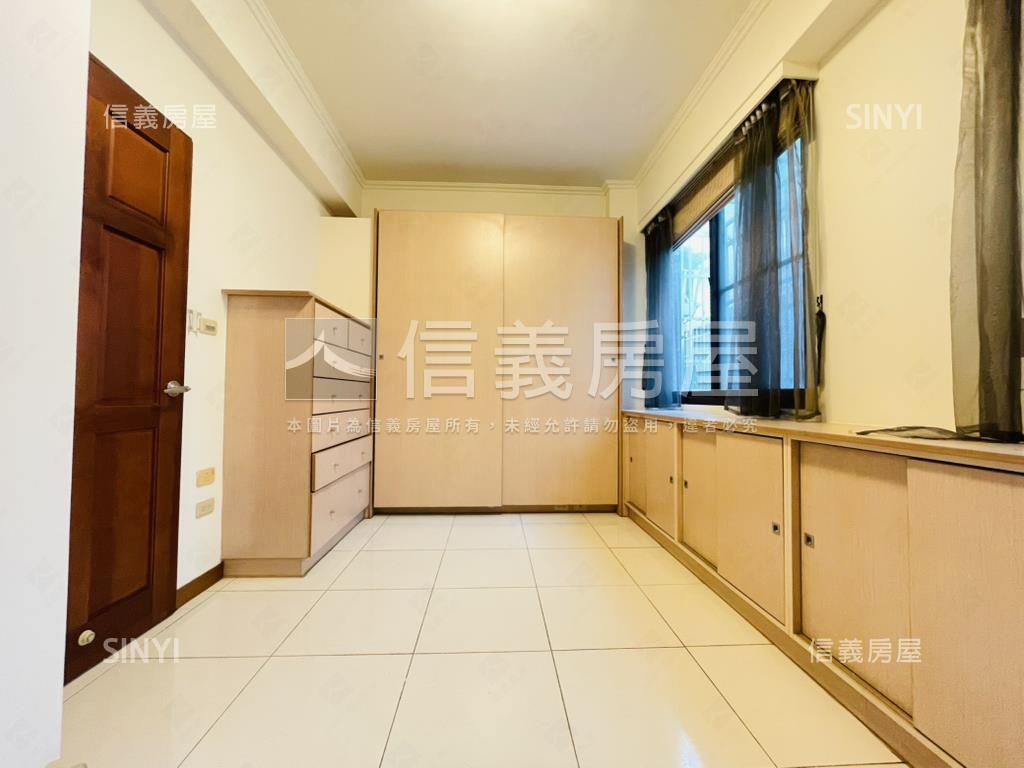 中醫商圈城心別墅專任釋出房屋室內格局與周邊環境