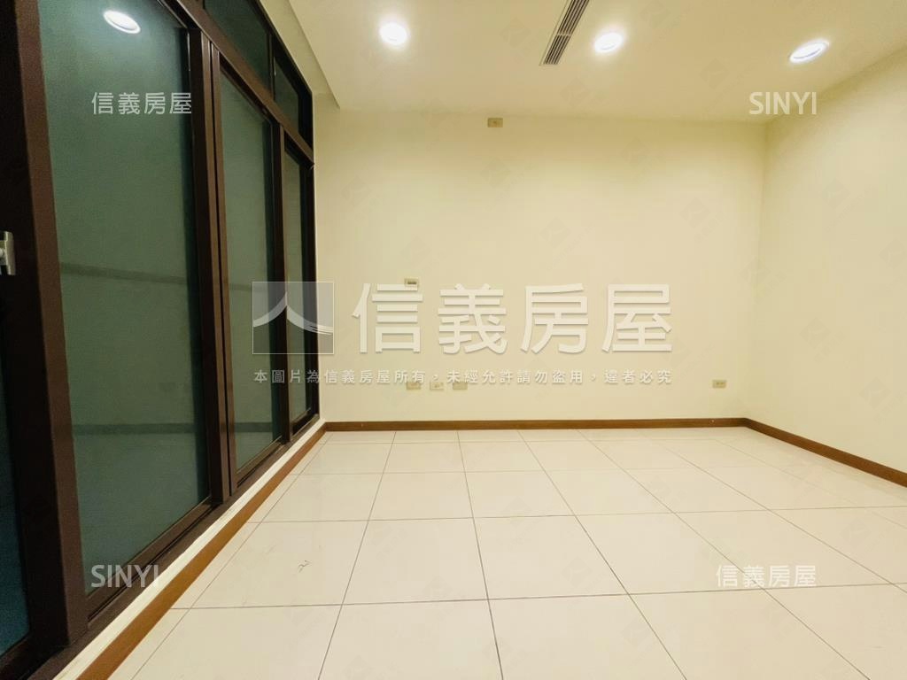 中醫商圈城心別墅專任釋出房屋室內格局與周邊環境