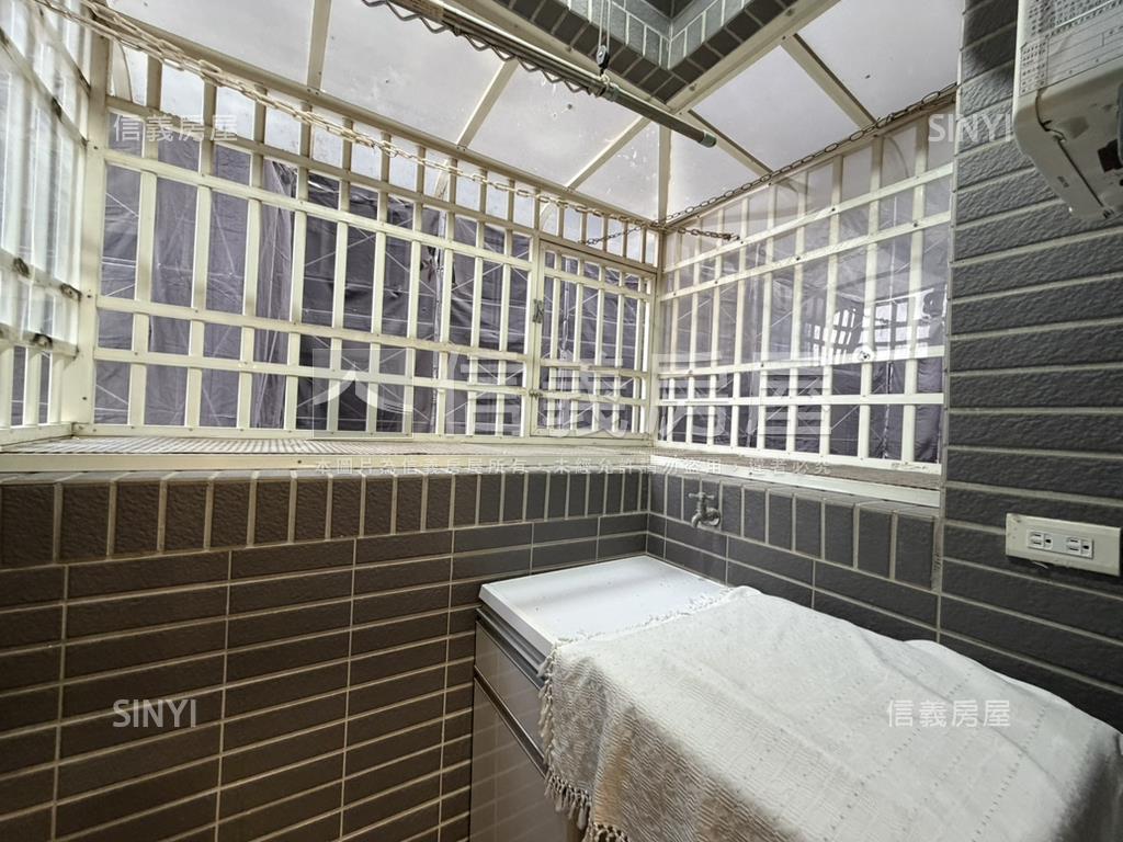 宸岳首品首選裝潢電梯三房房屋室內格局與周邊環境