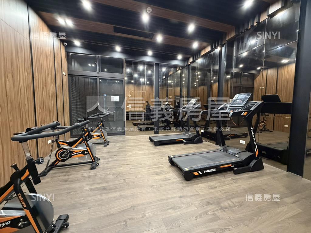 宸岳首品首選裝潢電梯三房房屋室內格局與周邊環境