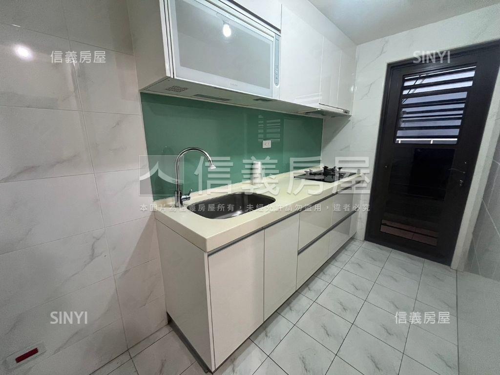 過嶺２房車位大露臺戶房屋室內格局與周邊環境