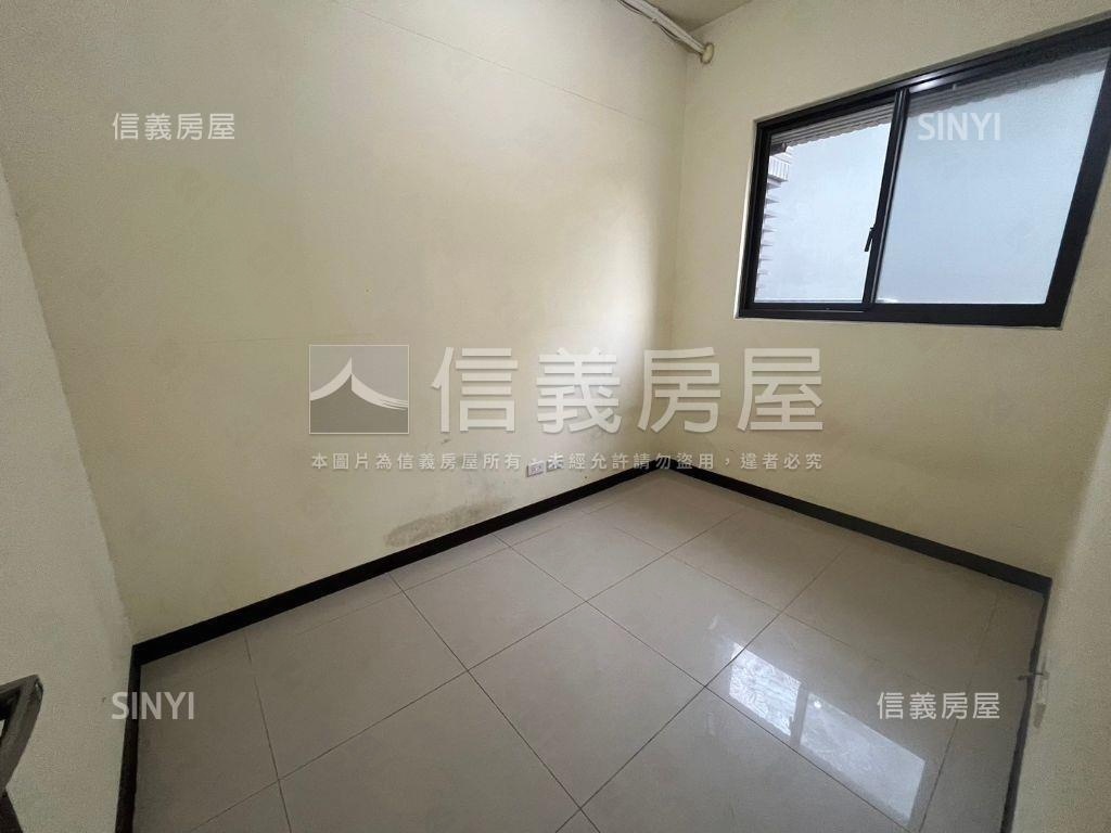 過嶺２房車位大露臺戶房屋室內格局與周邊環境