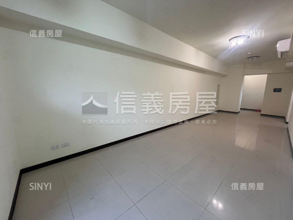 過嶺２房車位大露臺戶房屋室內格局與周邊環境