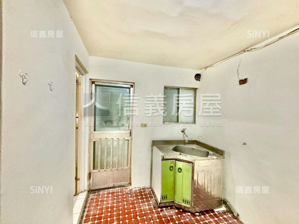 德賢商圈三角窗１＋２樓店房屋室內格局與周邊環境