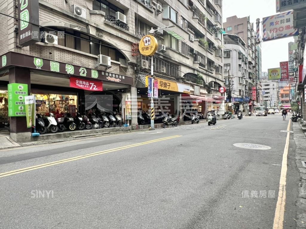 板南線府中後站金店面房屋室內格局與周邊環境