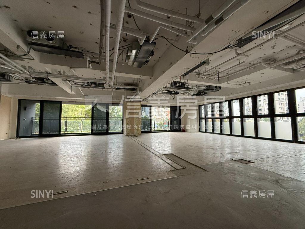 面森林公園電梯旗艦角店房屋室內格局與周邊環境