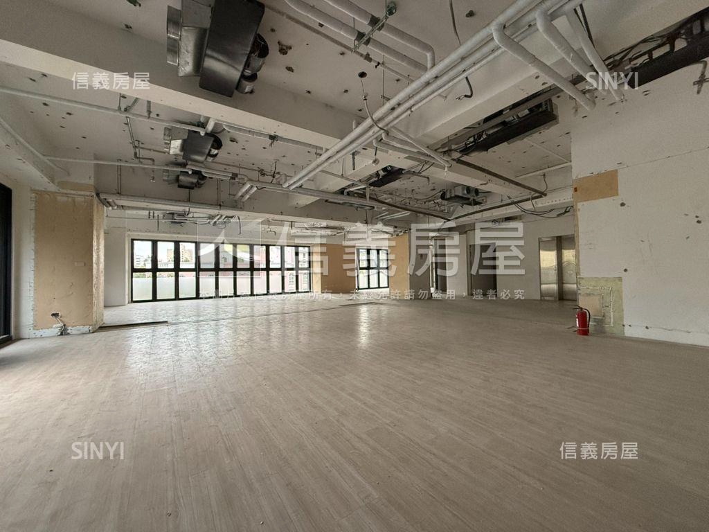 面森林公園電梯旗艦角店房屋室內格局與周邊環境