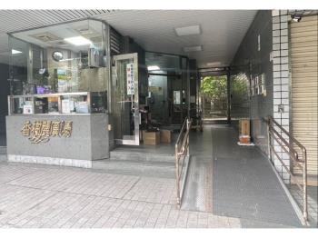 華美西街河畔首排樓店