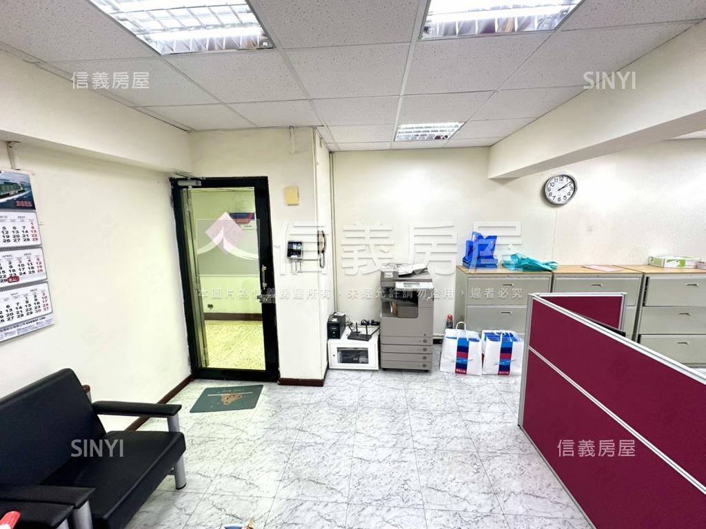 松南捷運邊間採光辦公房屋室內格局與周邊環境